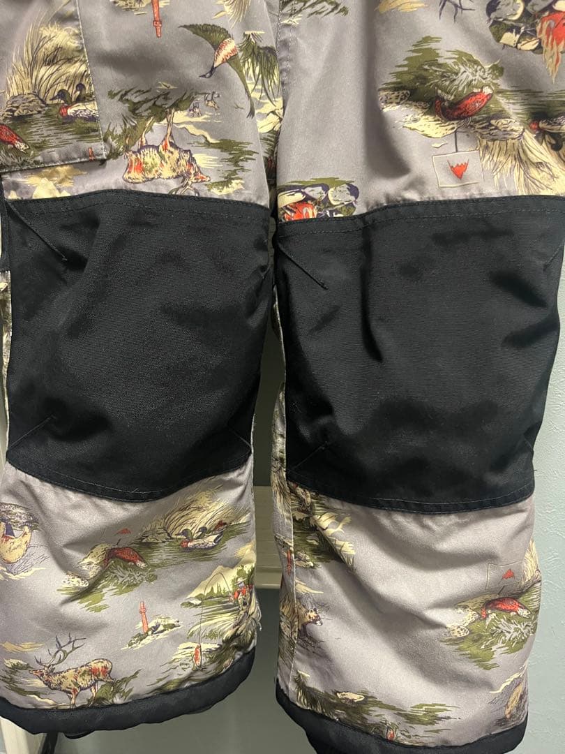 Burton スキーウェア つなぎ　動物柄　グレー