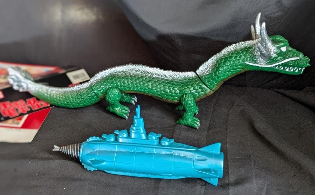 「海底軍艦」マンダ（マーミット）＆轟天号（マルサン電撃）ソフビ２体セット