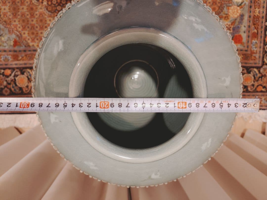 透かし彫り風青色陶器　高麗青磁