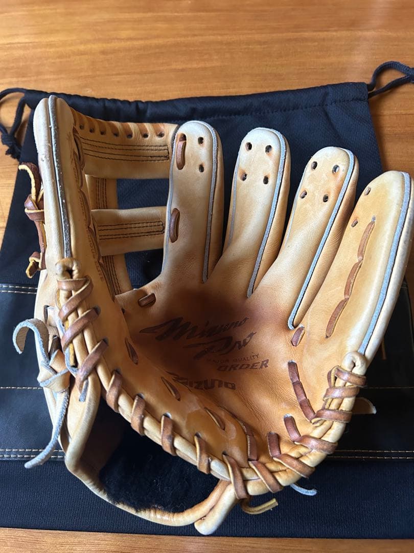 ミズノプロ野球グラブ　オーダー　紐欠損品