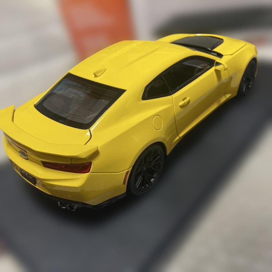 1/18 オートアート　カマロ　ZL1 イエロー　2017