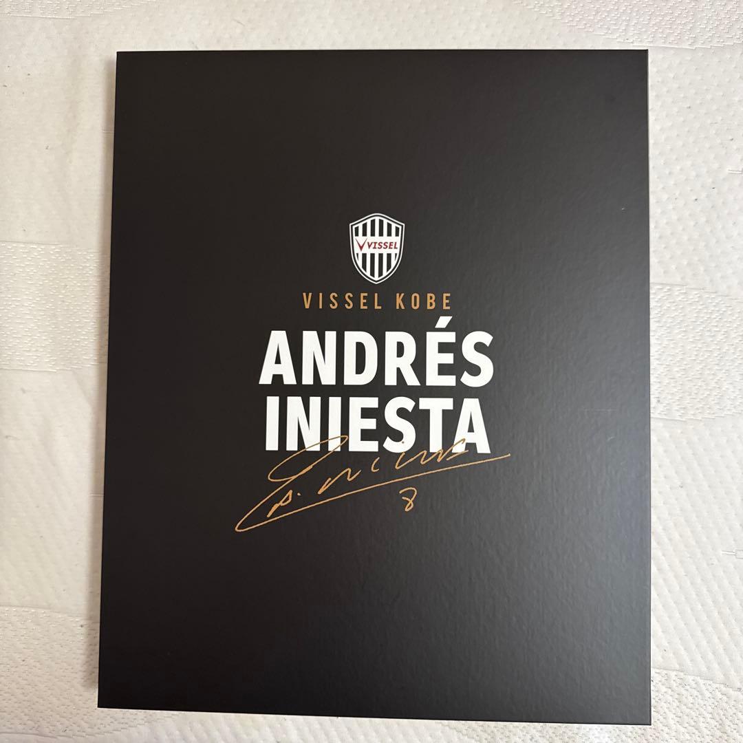 イニエスタ選手 レプリカユニフォーム（数量限定シリアルナンバー入りBOX付）
