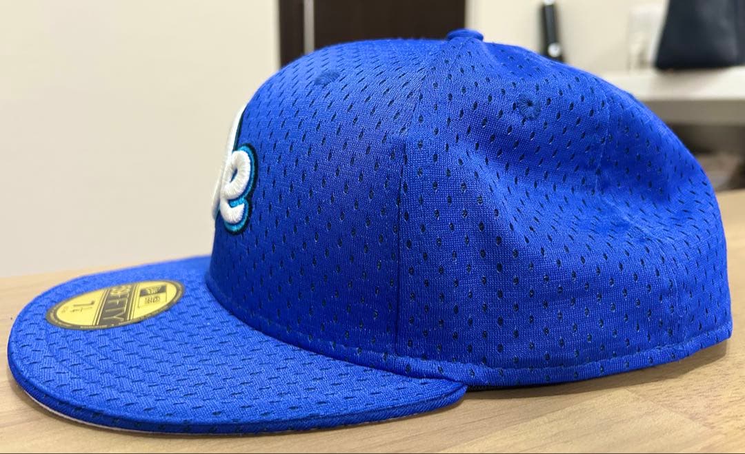 ほぼ新品⭐︎【NEWERA】旧ロゴDeNAベイスターズキャップ激レア