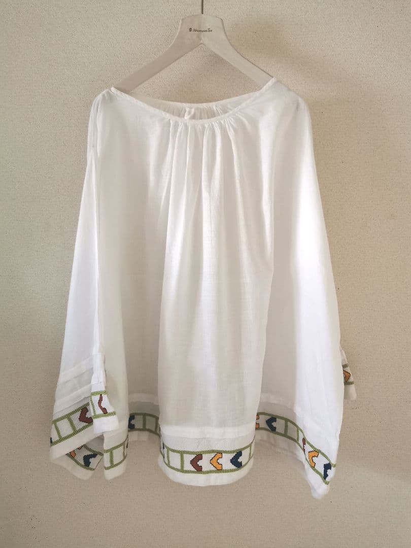 アンティークベルギー ニードルポイント色糸手刺繍 柔らかなファインリネンスモック