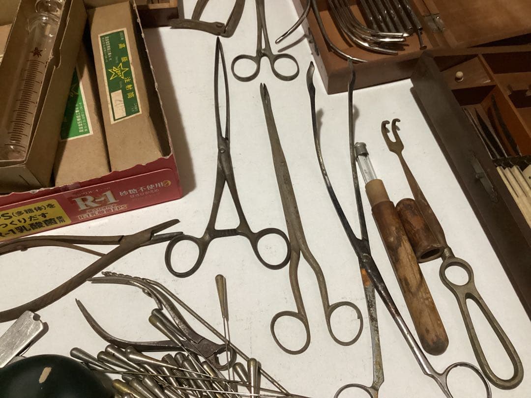 アンティーク医療器具大量　外科手術　注射器　ハサミ　木箱入り