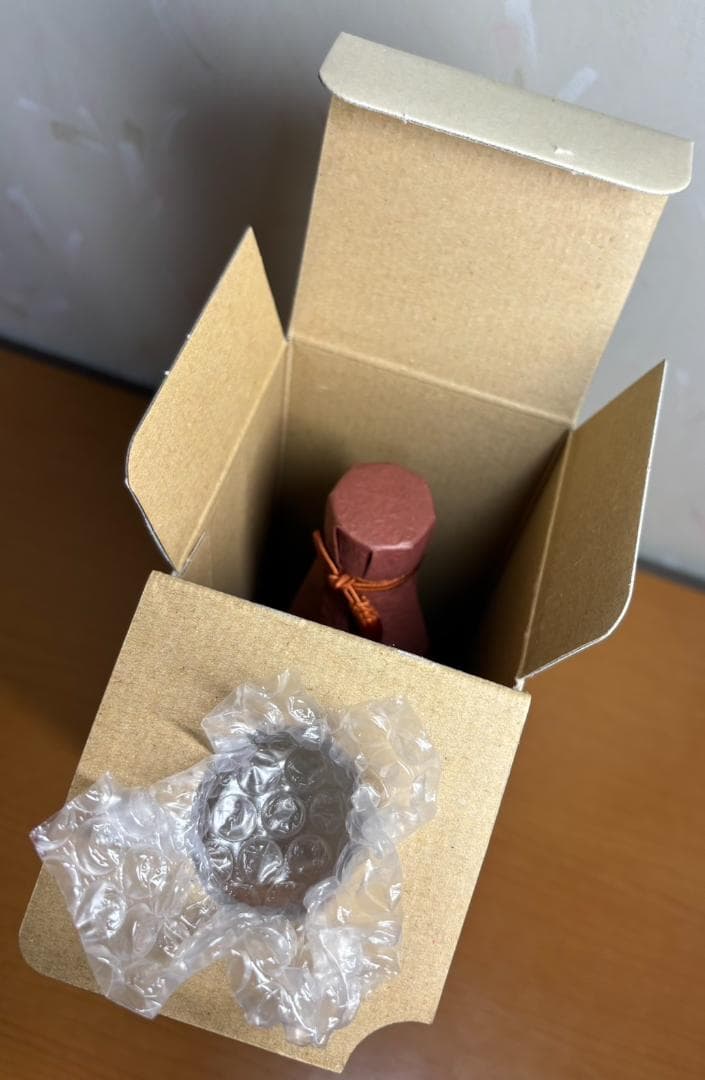 【新品未開封】森伊蔵　焼酎　森伊蔵酒造　金ラベル かめ壺焼酎 720ml　箱汚れ