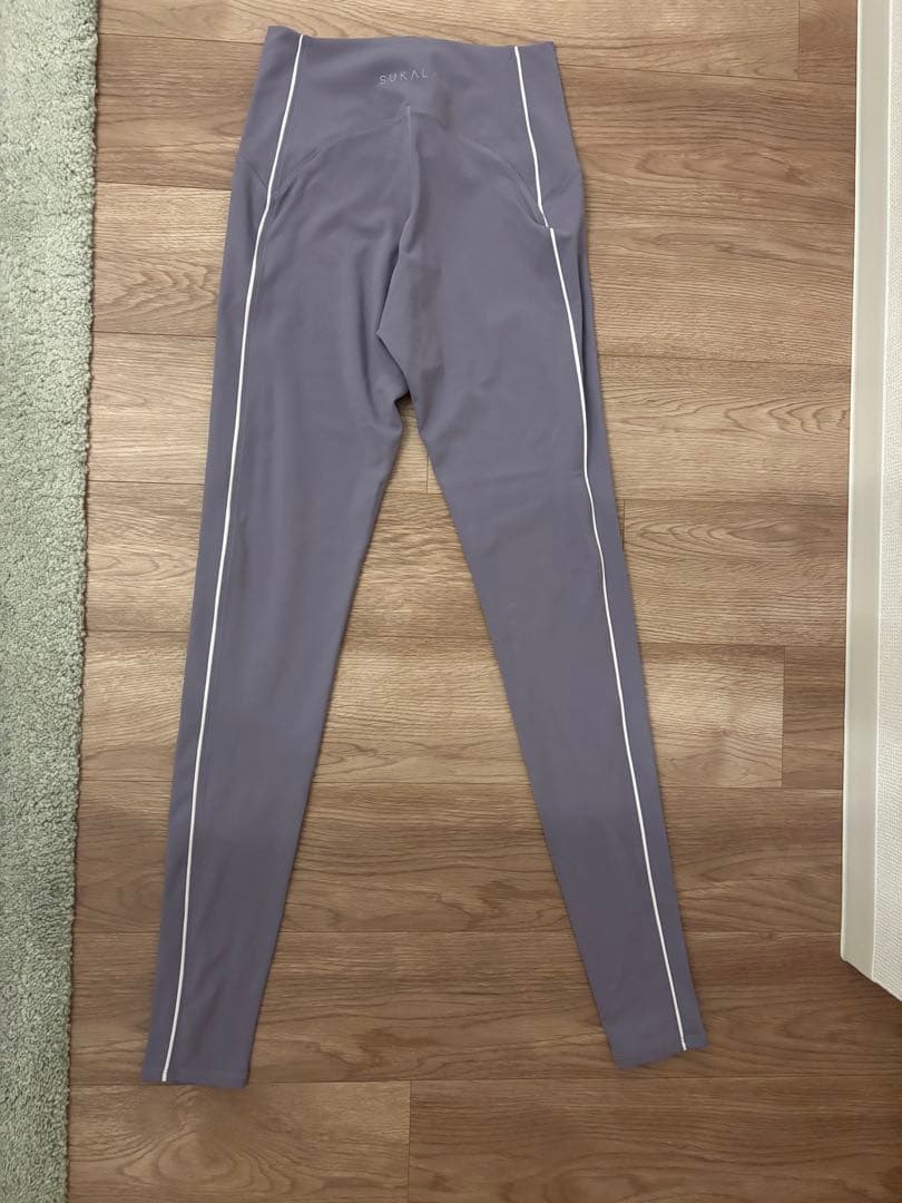 SUKALA ライントレンカレギンス　ライラック