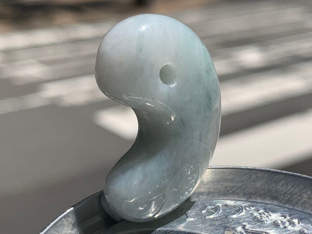 ⭐️本物をお身近に　吉祥開運の糸魚川翡翠勾玉　本物ジェダイト‼️　外部鑑別書付