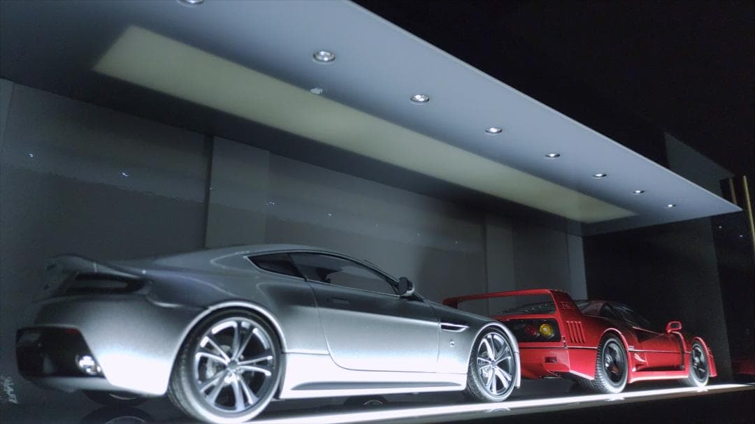 1/18 ジオラマ ショーケース LED照明 光センサー OFFタイマ ミニカー