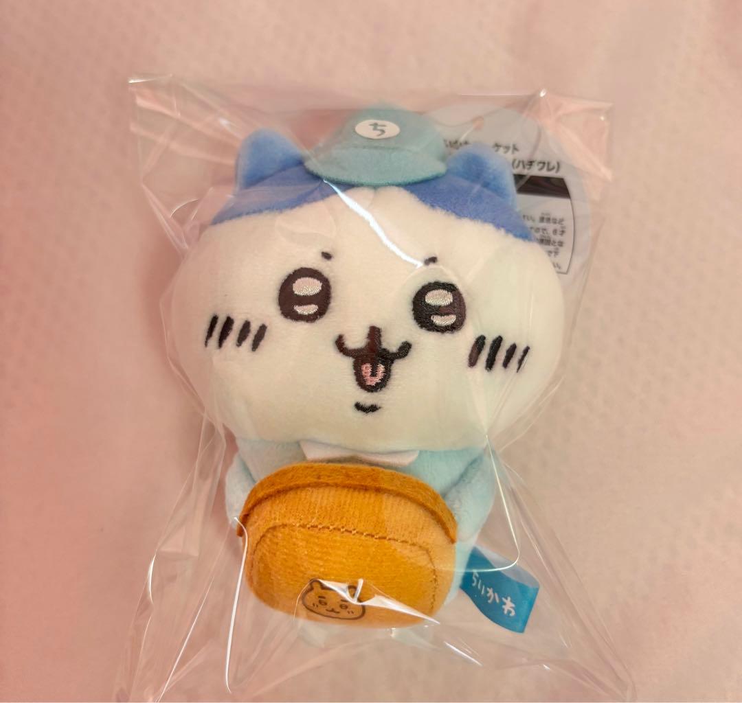 ちいかわ　働くスタッフさんマスコット　ハチワレ　正規品