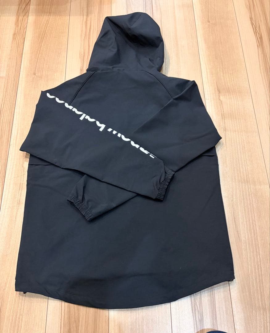 FC東京　New Balance ウィンドブレーカー　Sサイズ