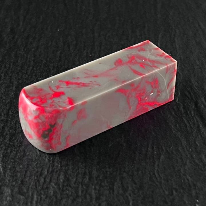 【超希少】牛角凍鶏血石　古印材