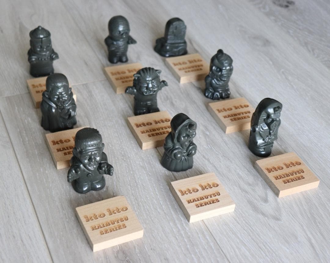 新品ktoktoケトケト ソフビ kaibutsu series9体セット台座付