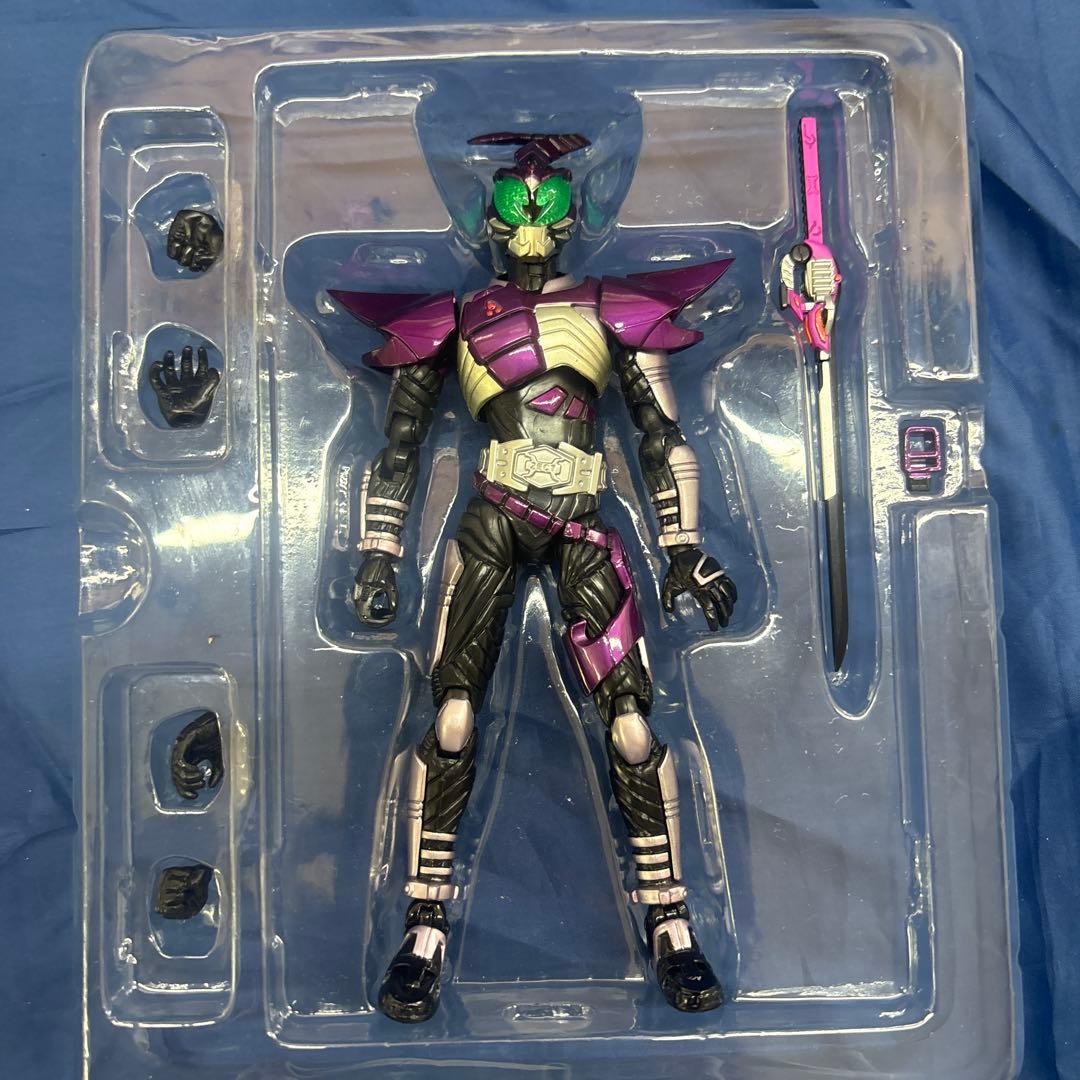 真骨彫仮面ライダーカブト