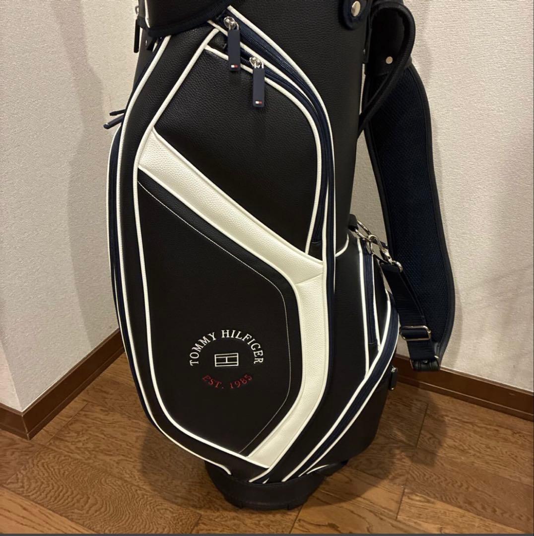 トミーヒルフィガー キャディバッグ フラッグロゴ ネイビー 2025