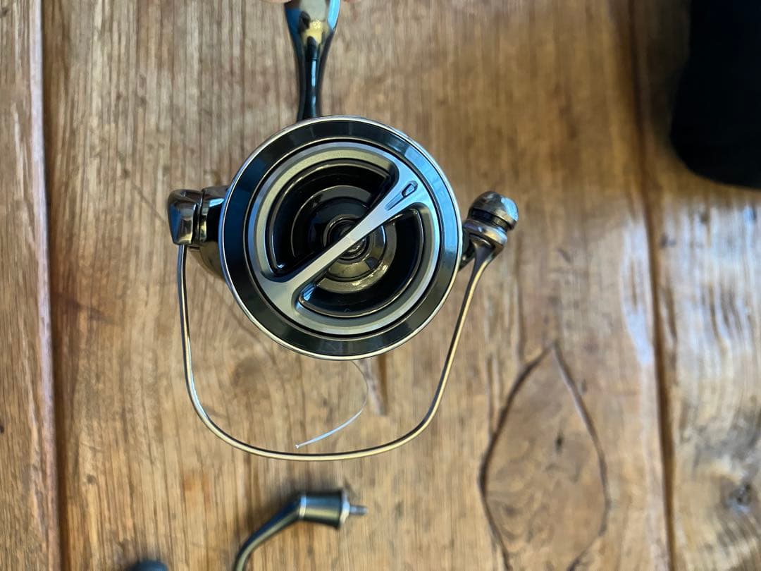 超美品　SHIMANO 22 ステラ　4000 MHG