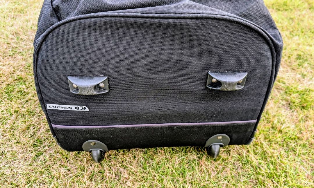 SALOMON 防水袋付き 2wayキャリーバッグ