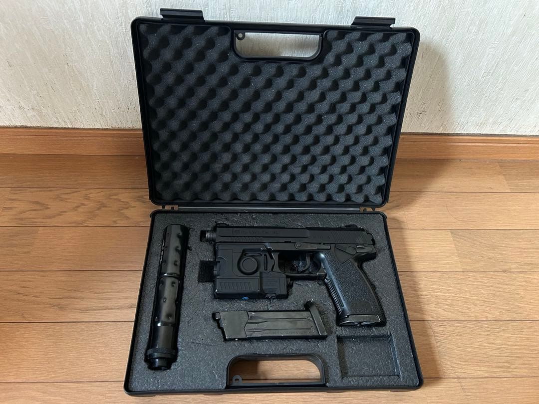 東京マルイ　ソーコムmk23 固定スライド　マガジン２本