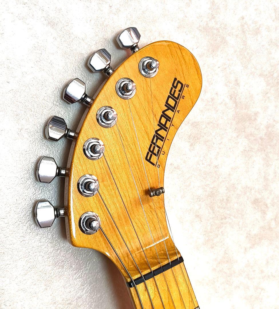 【美品】ZO-3 芸達者 2TS アンプ内蔵ミニギター 専用ケース付き!