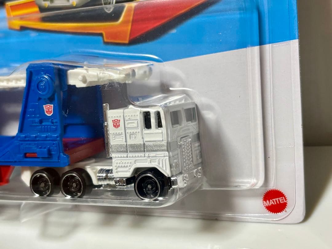 (2点) ホットウィール ウルトラマグナス ＆ バンブルビー 金