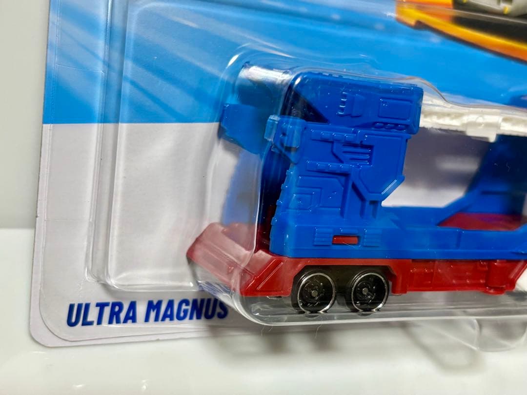 (2点) ホットウィール ウルトラマグナス ＆ バンブルビー 金