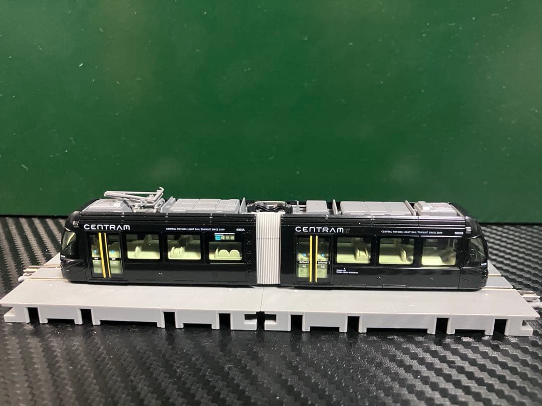 美品 KATO 富山市内環状線＜セントラム(黒)＞