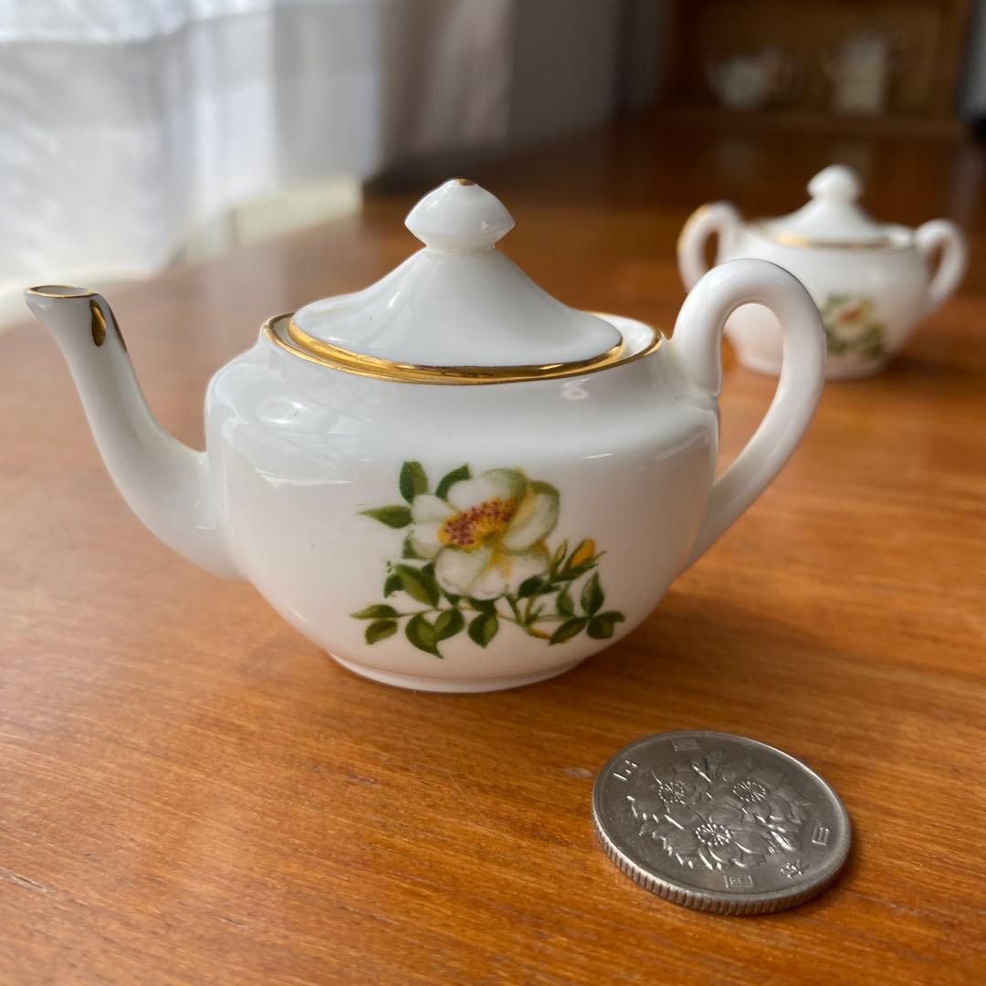 英国　ナショナルトラスト　オークリー　ミニチュア　ティーセット