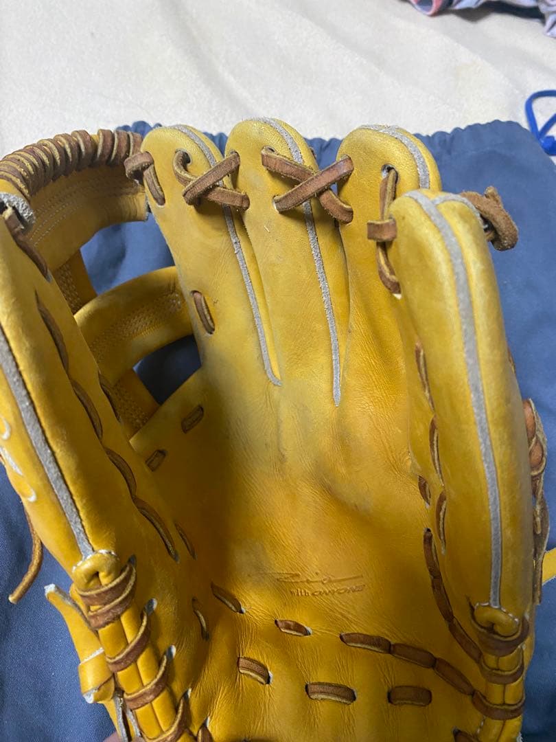 イエロー 硬式野球グローブ 収納袋付き 内野手用