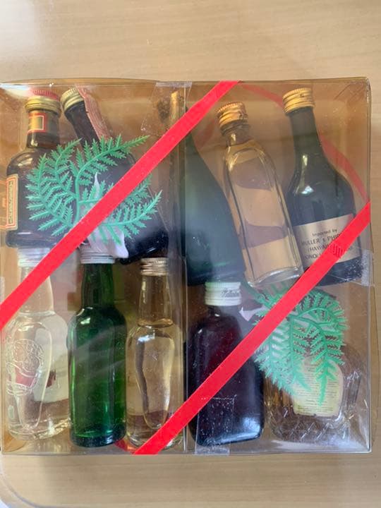 【超希少】洋酒、ミニポトル11本、1987年購入、ハワイお土産