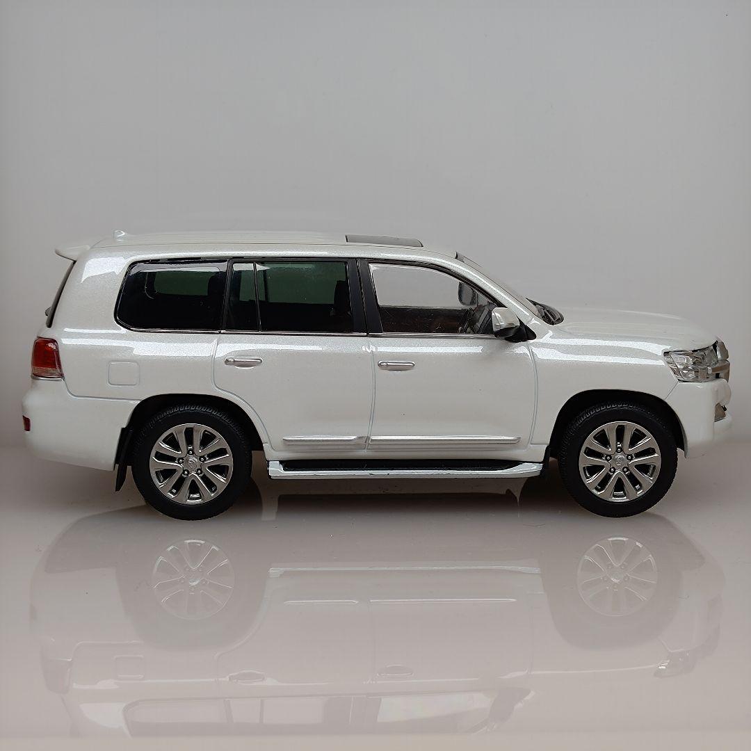 トヨタ ランドクルーザー 200 カラーサンプル ホワイト 特注品 非売品