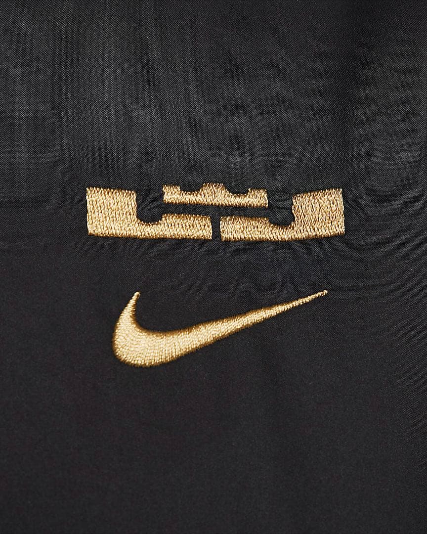 新品未使用　レブロン x リバプール FC ナイキ サッカージャケット