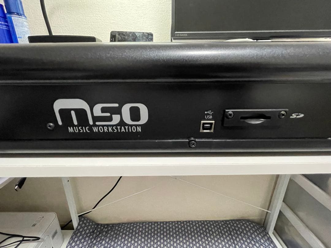 [極美品] KORG M50 シンセサイザー 61鍵 専用ケース付き