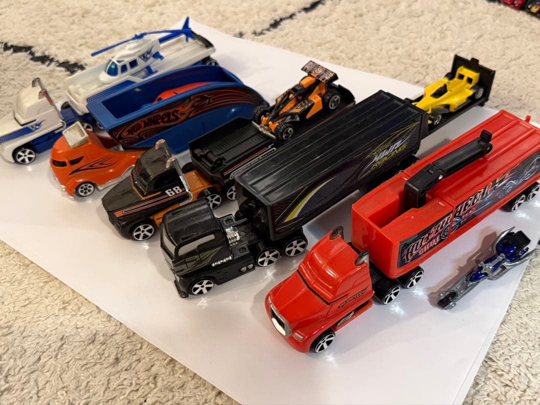 Hot Wheels トラック数台セット　付属品有り