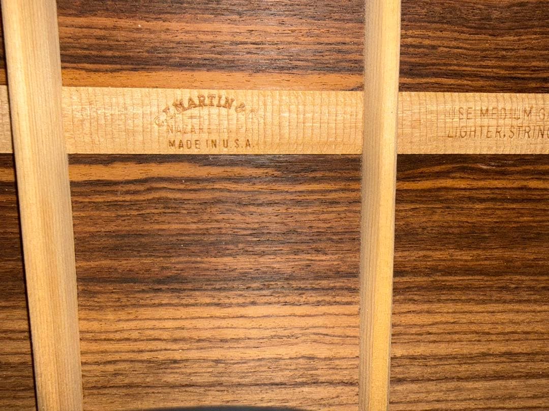 Martin B-1エレキアコースティックベース　ハードケース付