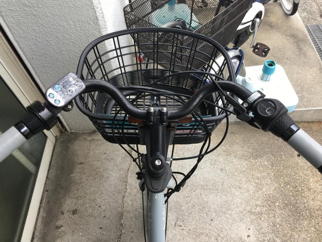 地域限定送料無料　ビッケ　子供乗せ　8,9AH　水色　神戸市　電動自転車