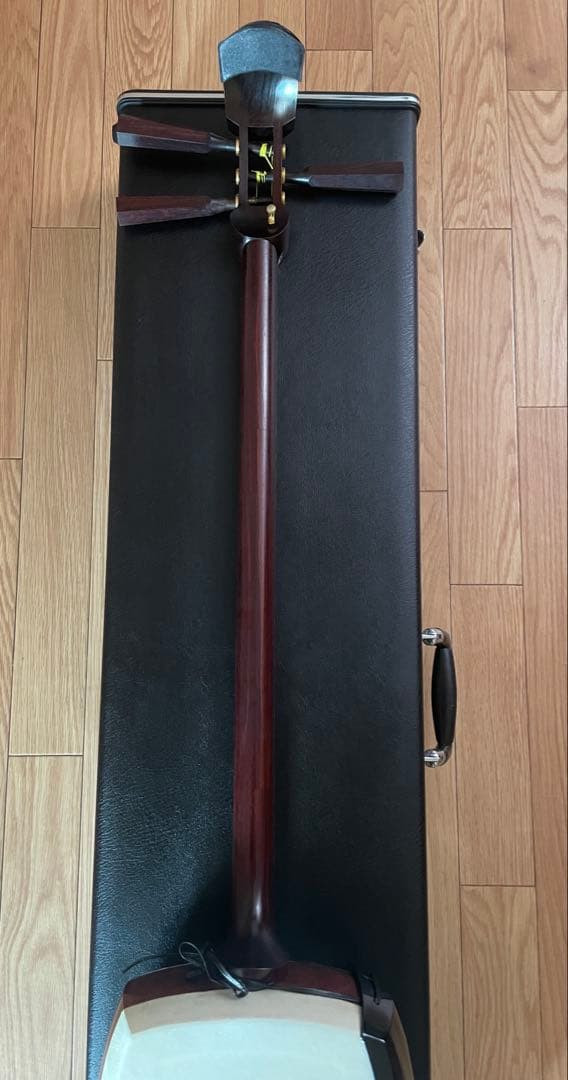 津軽三味線 紅木 全長101cm 棹3.3 撥・ケースなど付属品付　たのメル便