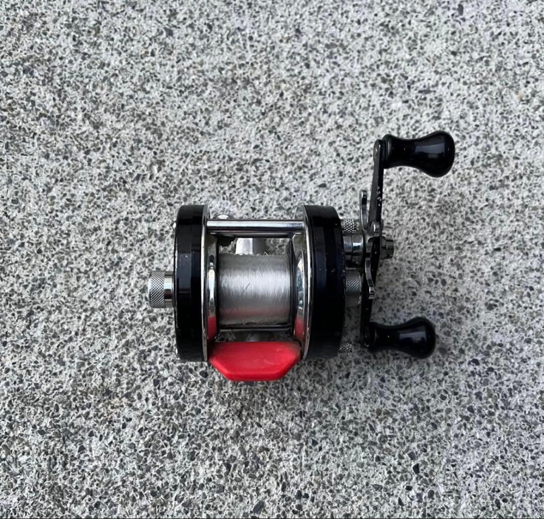 ABU 5600cベイトリール