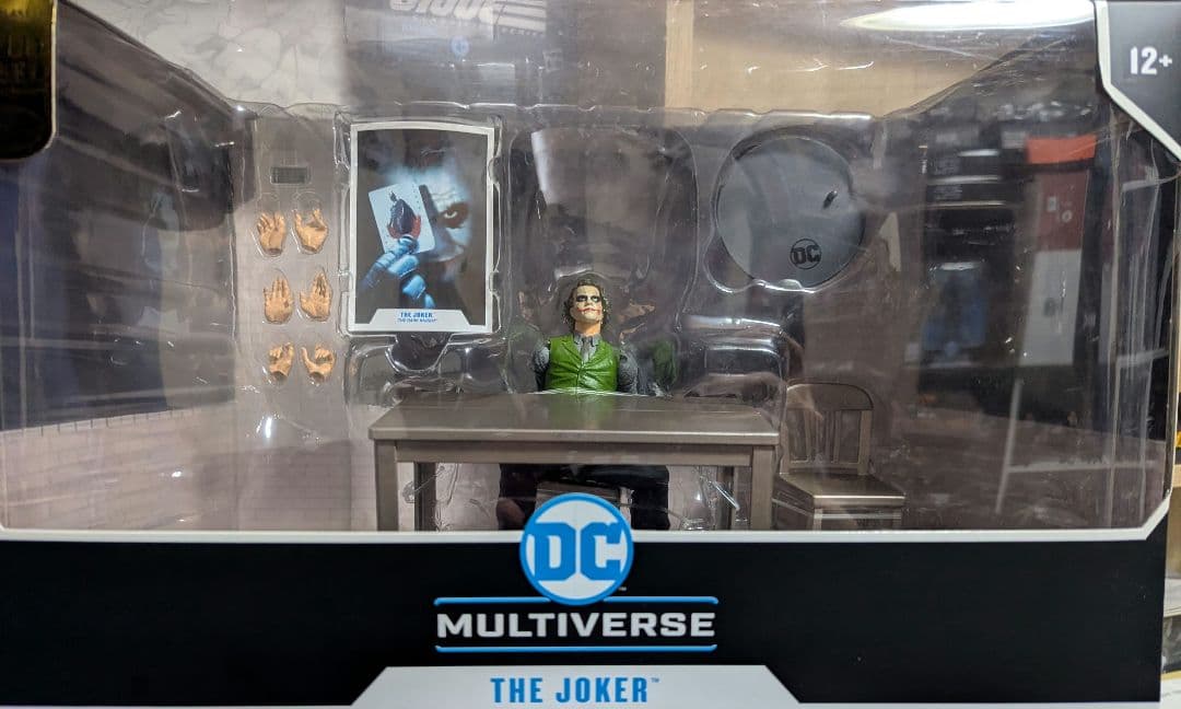 ダークナイト　ジョーカー　dcマルチバース　マクファーレン　7インチ　フィギュア
