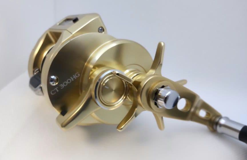 美品　シマノ　オシアコンクエストCT300HG（右巻き）