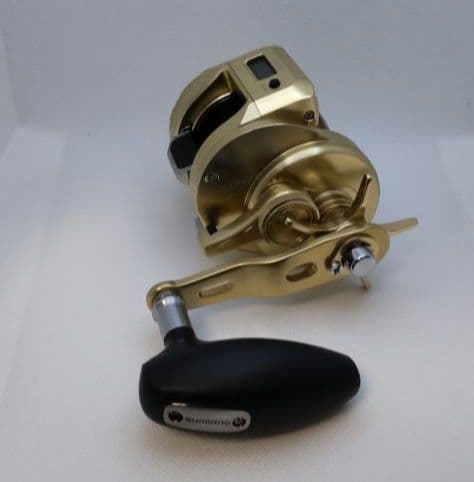 美品　シマノ　オシアコンクエストCT300HG（右巻き）