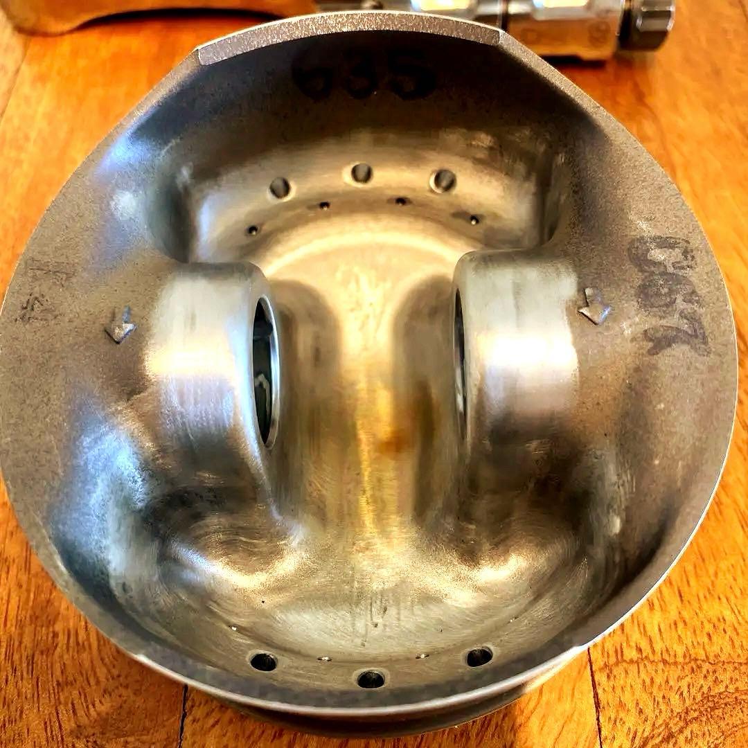 アイルトンセナ使用　ホンダエンジンパーツ　RA122E/B