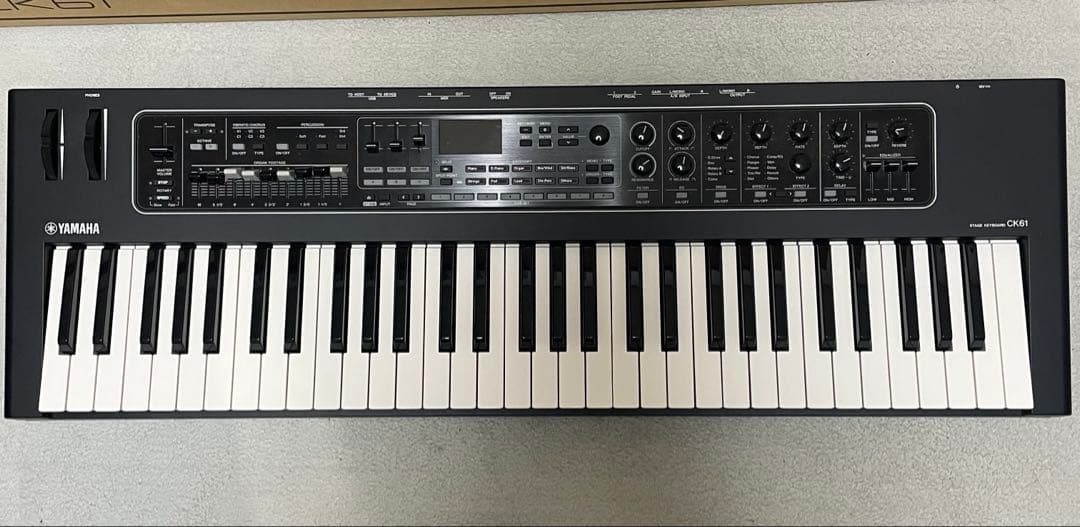 即購入可　超美品　YAMAHA CK61 キーボード　ピアノ　シンセ