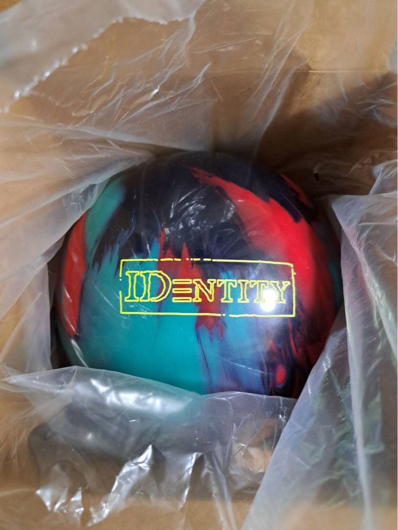 IDENTITY STORM BELMO ボウリングボール