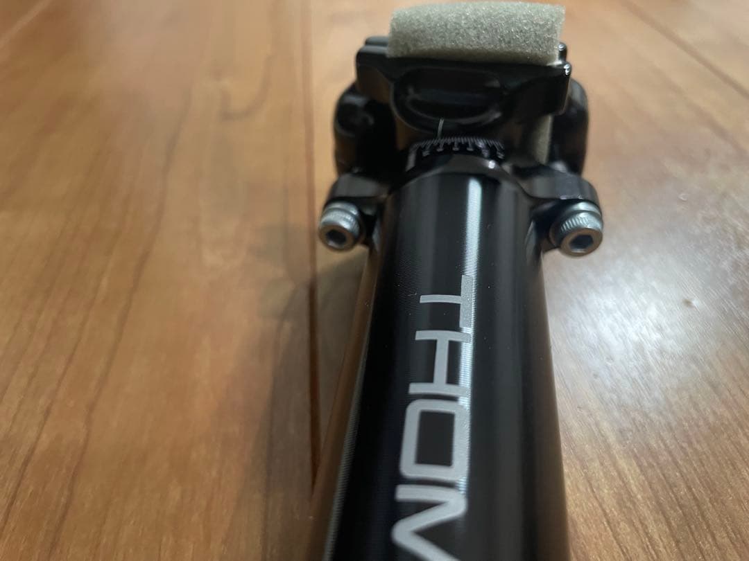 【値下げ】THOMSON SP-E128ストレートシートポスト 30.9×367