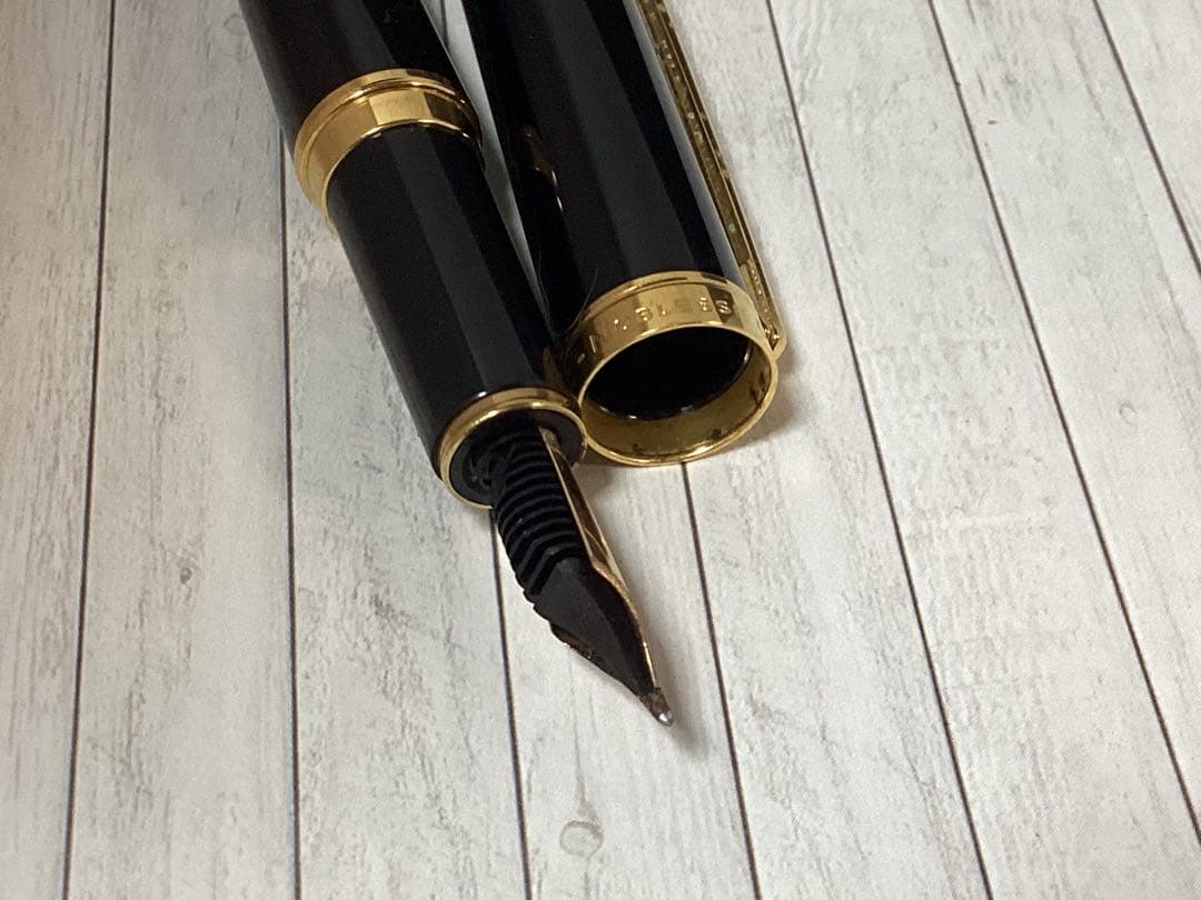 美品モンブランMontblanc 万年筆 黒　スタンダード本物