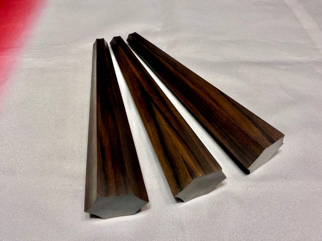 【逸品】津軽三味線 糸巻き 縞黒檀 無垢一本造 宇柄 八分八厘 極太 特注 糸巻