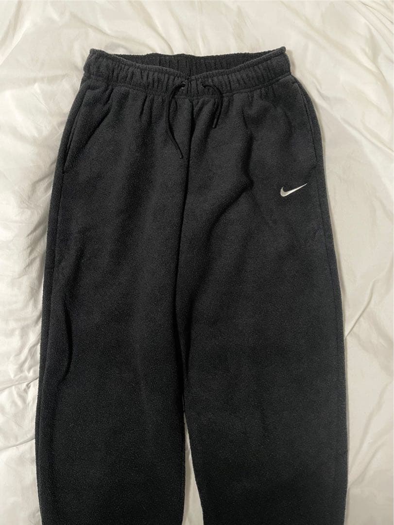 NIKE エッセンシャル プラッシュ スポーツウェア