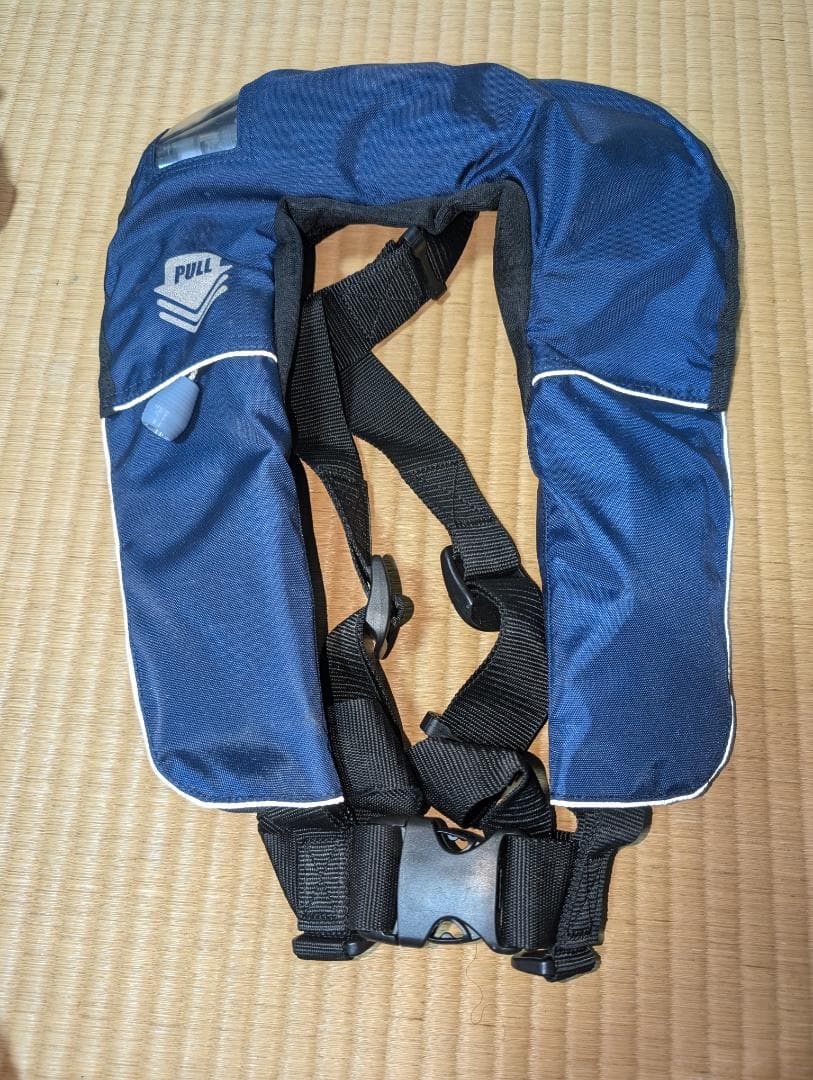 ライフジャケット　膨脹式救命胴衣