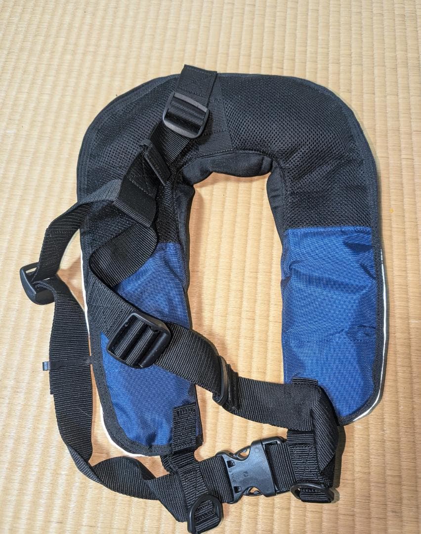 ライフジャケット　膨脹式救命胴衣