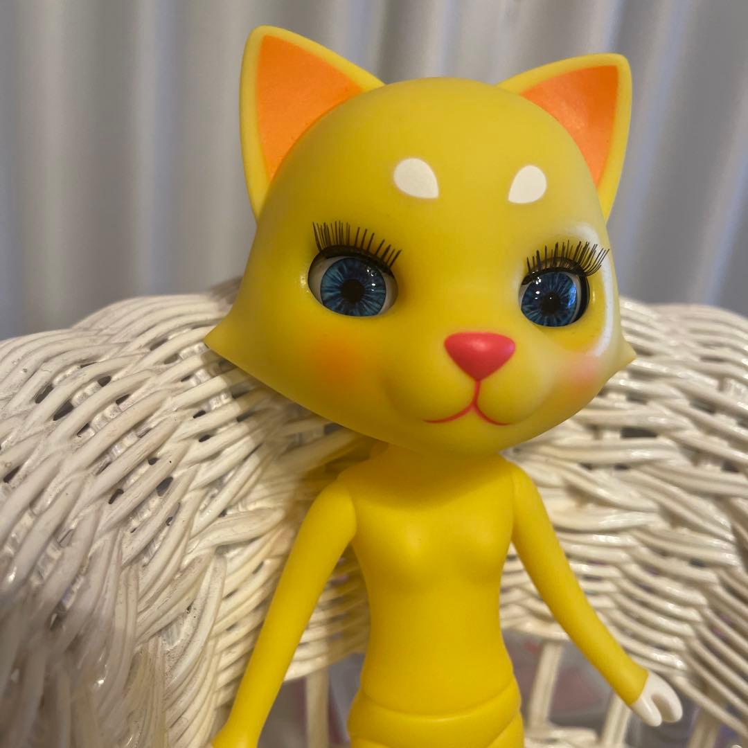 あおぞらのニッキ イエロー猫フィギュア✨おでこちゃんニッキ